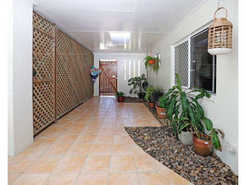 13 Bramble Street, Clifton Beach QLD 4879