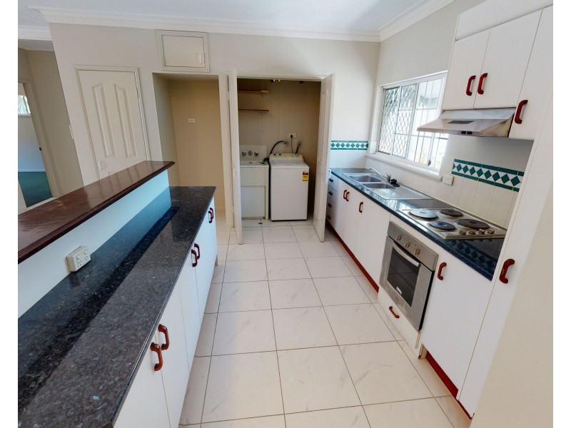 2/9 Varese Street, Woree QLD 4868