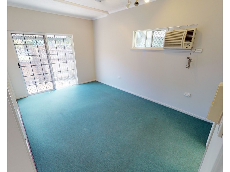 2/9 Varese Street, Woree QLD 4868