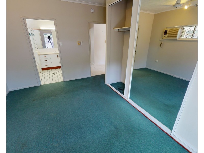 2/9 Varese Street, Woree QLD 4868