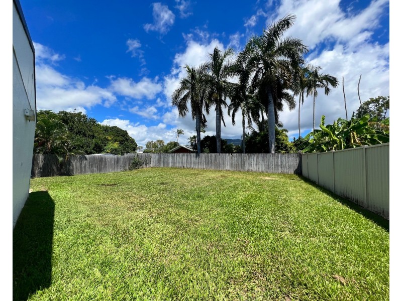 13 Limpet Close, Trinity Beach QLD 4879