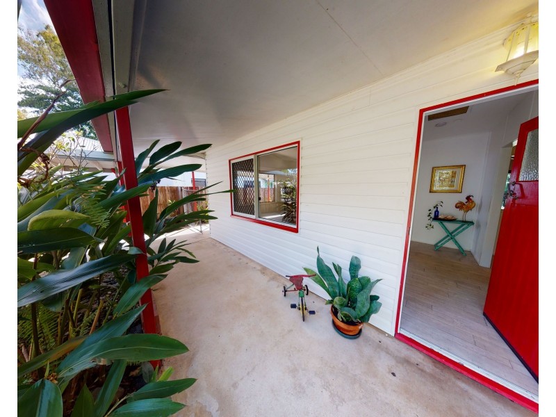 54 Waite Street, Machans Beach QLD 4878