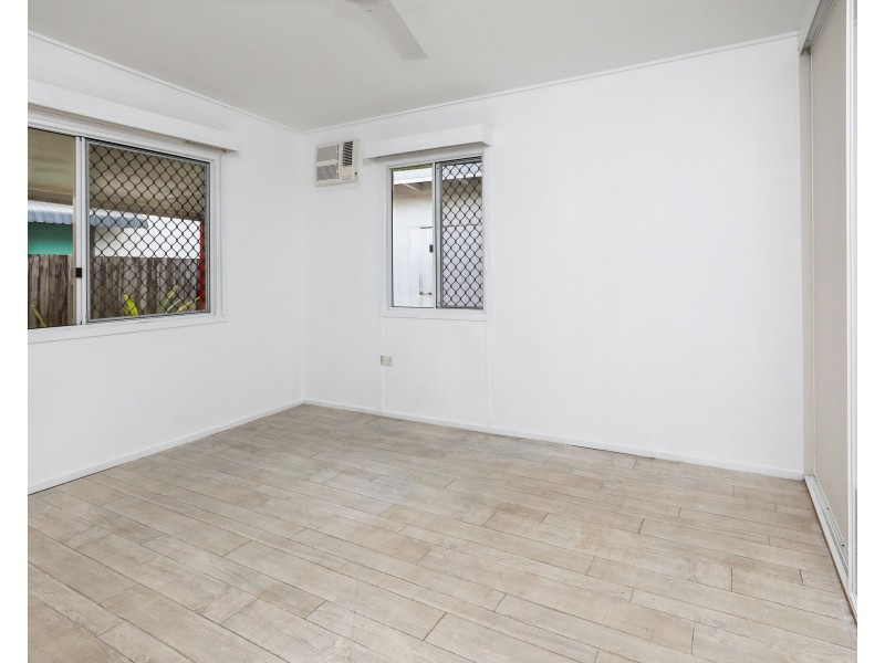 54 Waite Street, Machans Beach QLD 4878