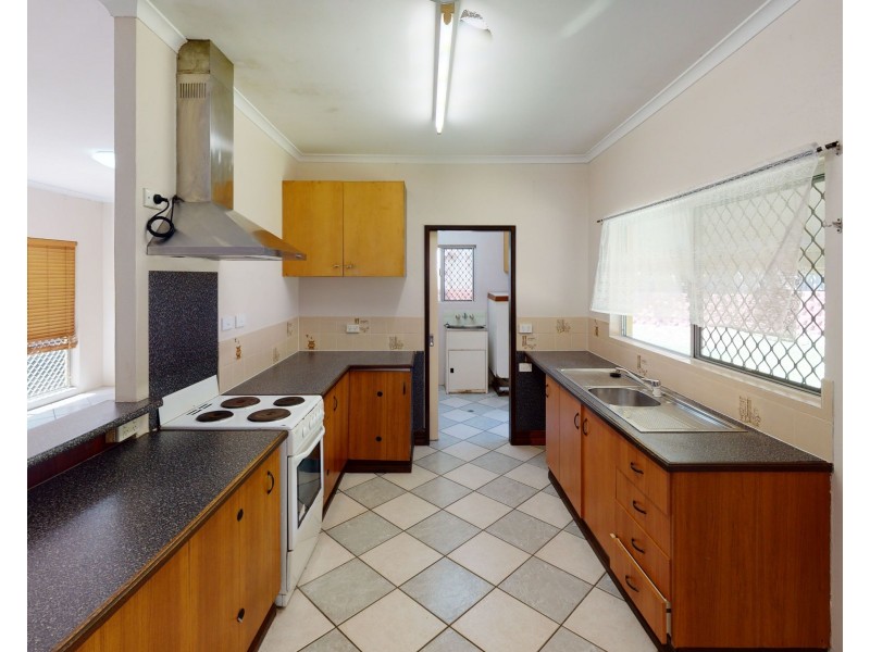 15 Garland Close, Kanimbla QLD 4870