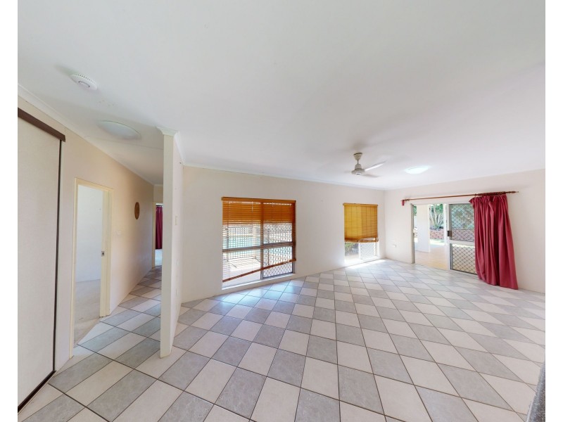 15 Garland Close, Kanimbla QLD 4870