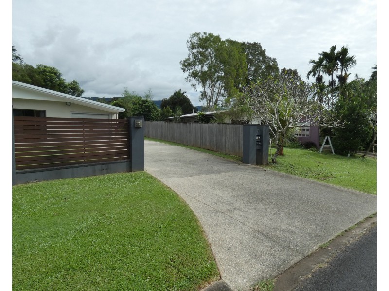 2/7 Academy Close, White Rock QLD 4868