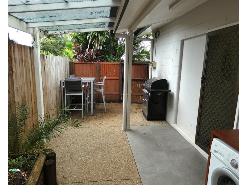 2/7 Academy Close, White Rock QLD 4868