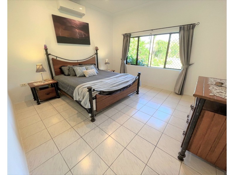 63 Terebra Street, Palm Cove QLD 4879