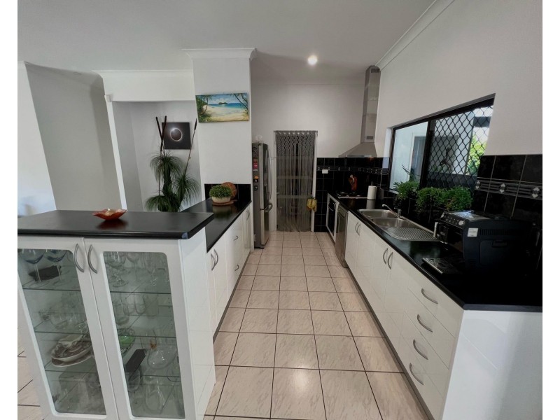 63 Terebra Street, Palm Cove QLD 4879