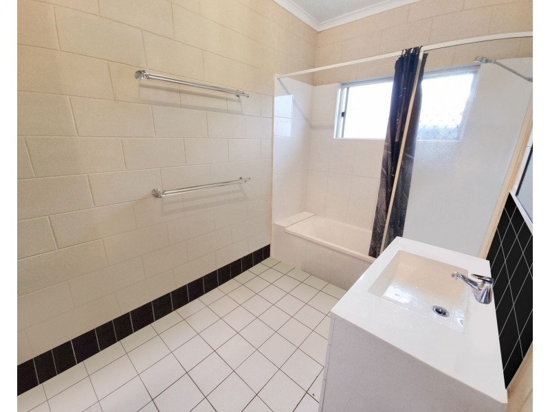1 Carpenter Close, Edmonton QLD 4869