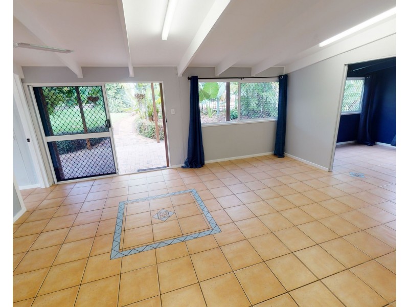 11 Shannon Drive, Woree QLD 4868