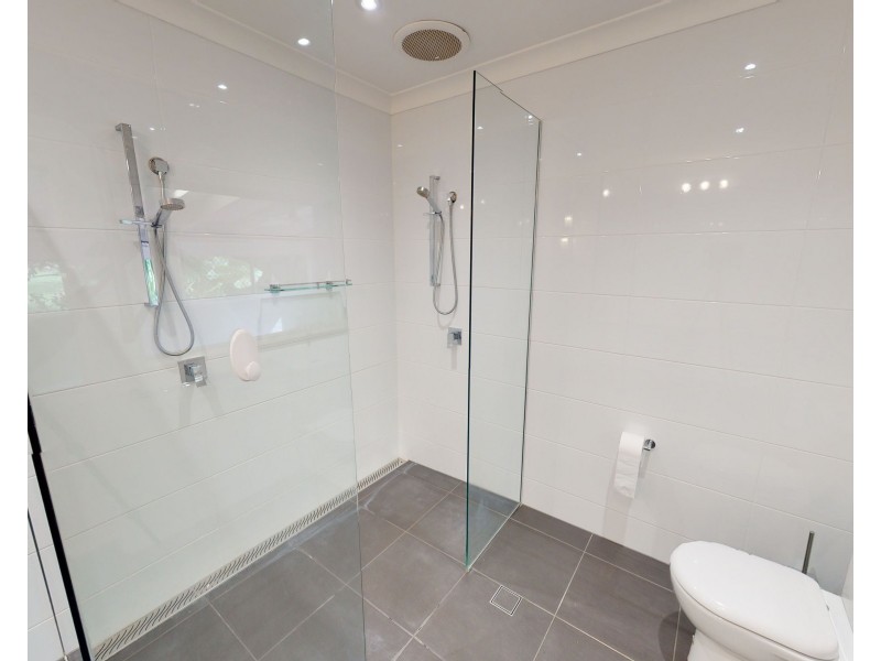 11 Shannon Drive, Woree QLD 4868