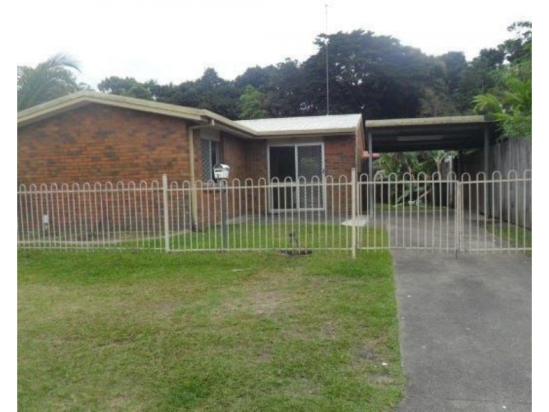 32 Long Street, Mooroobool QLD 4870
