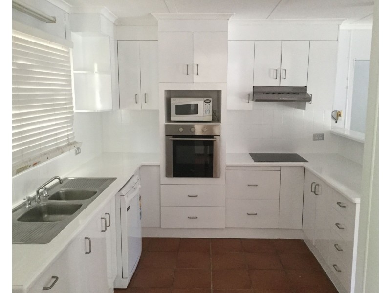 5 Endeavour Road, Clifton Beach QLD 4879