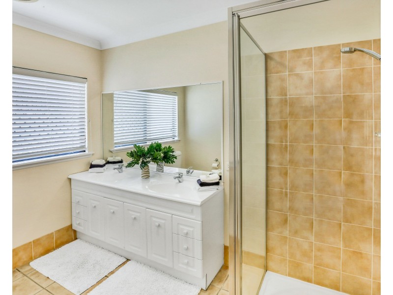 38 Trivia Street, Palm Cove QLD 4879