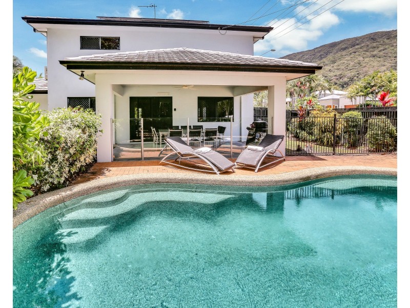 38 Trivia Street, Palm Cove QLD 4879