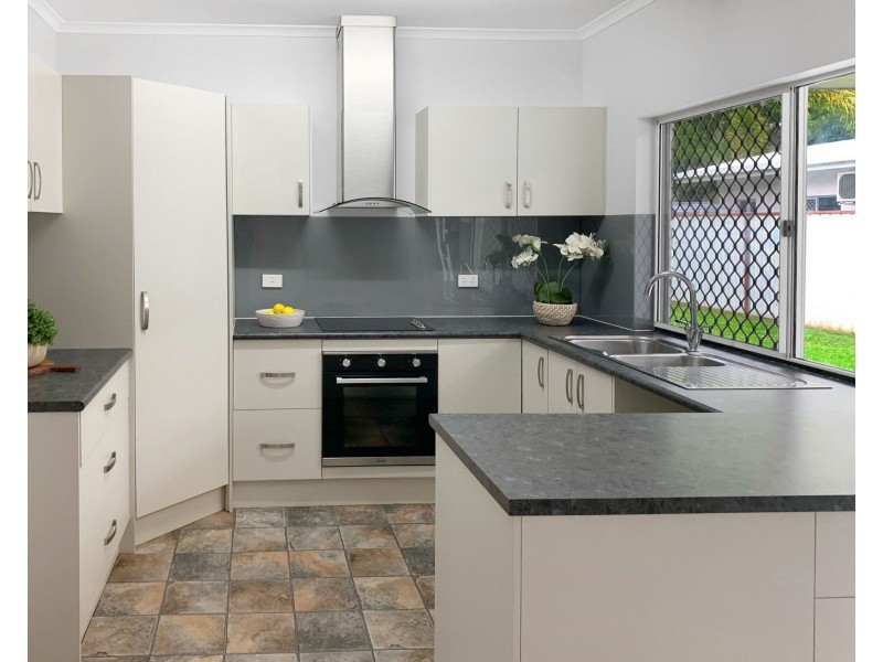 8 Newport Close, Kewarra Beach QLD 4879