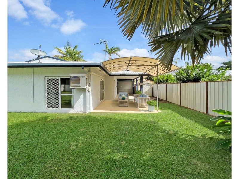 8 Newport Close, Kewarra Beach QLD 4879