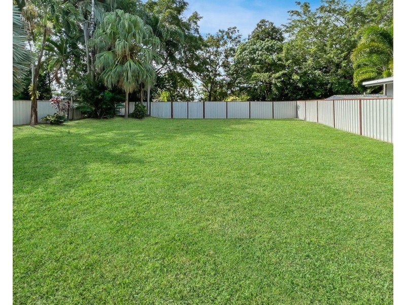 8 Newport Close, Kewarra Beach QLD 4879