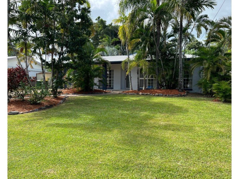 8 Newport Close, Kewarra Beach QLD 4879