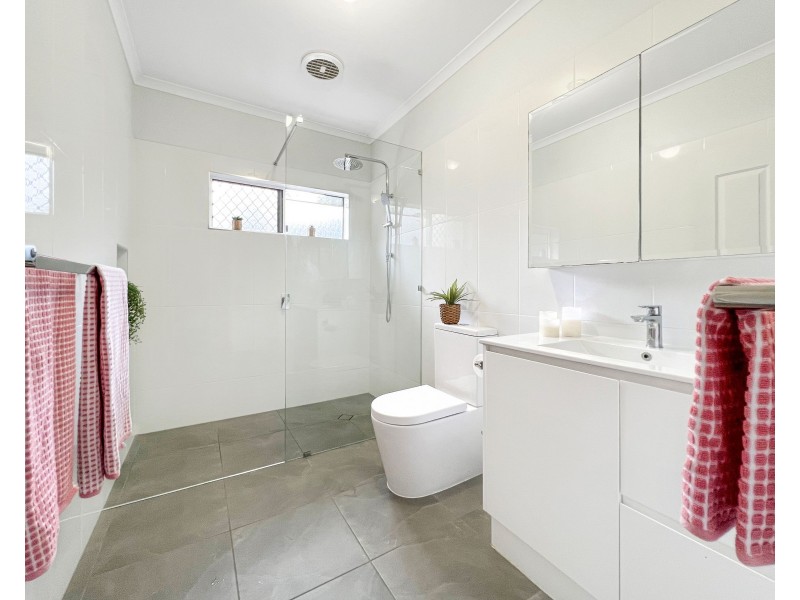 16 Queenscliff Close, Kewarra Beach QLD 4879