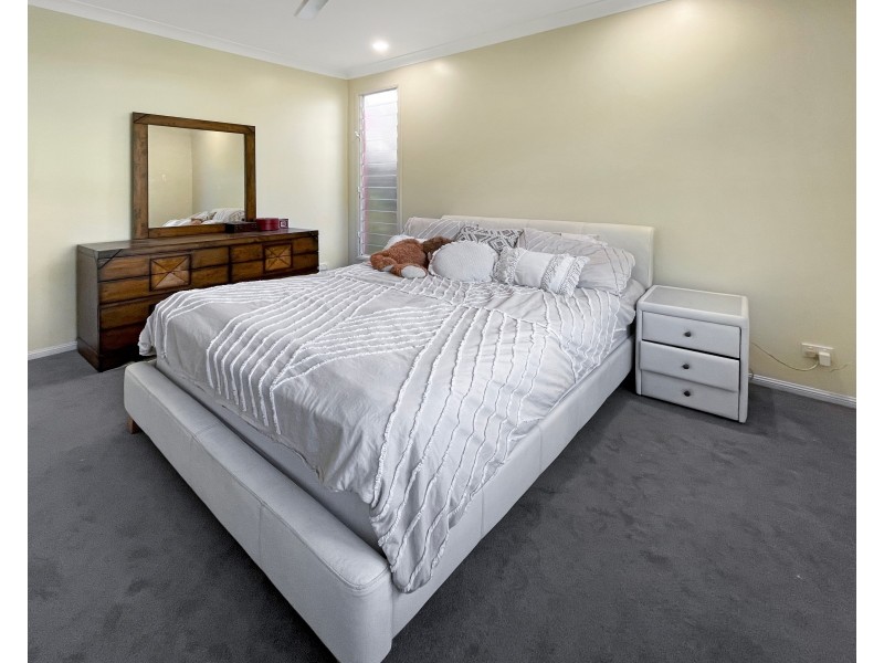 4 Kamala Street, Redlynch QLD 4870