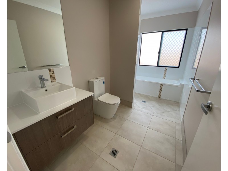 35 Lakeside Drive, Smithfield QLD 4878