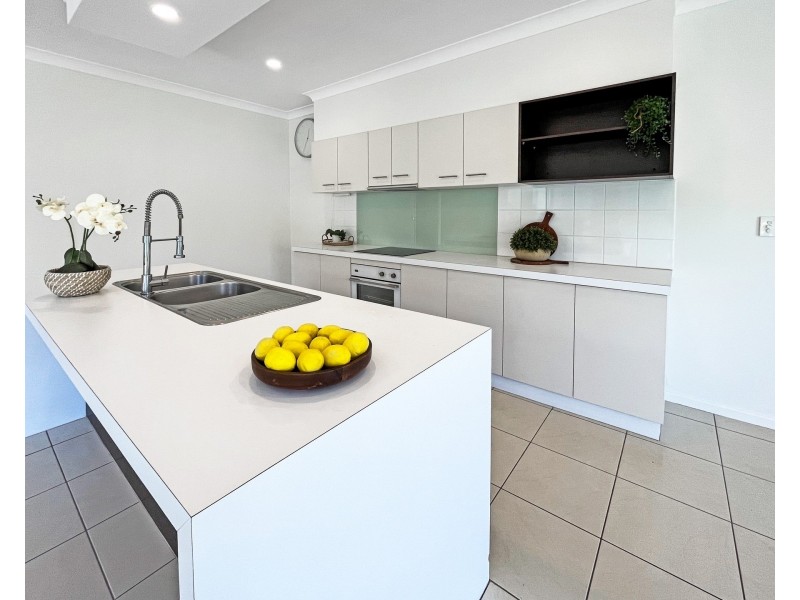 6 Willie Ming Close, Redlynch QLD 4870