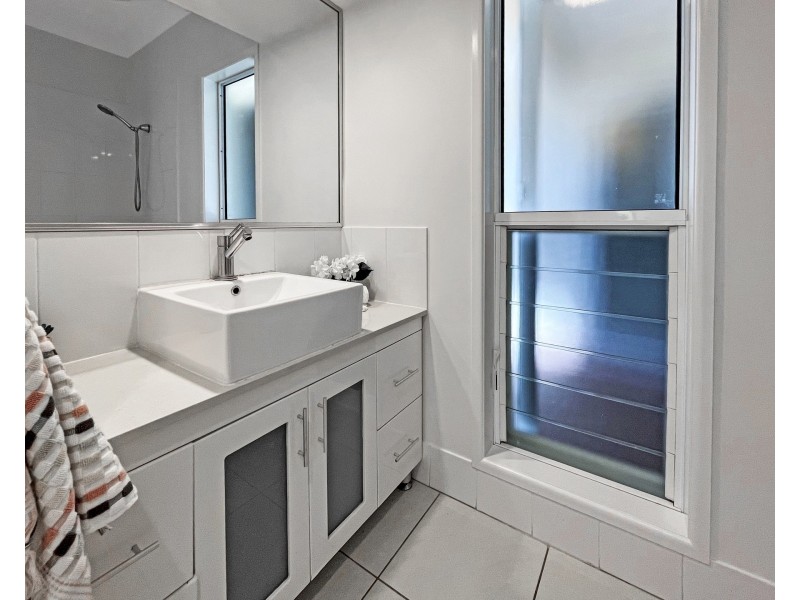 6 Willie Ming Close, Redlynch QLD 4870
