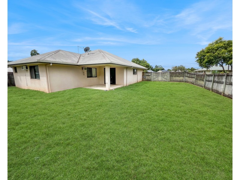 7 Cliffdale Street, Bentley Park QLD 4869