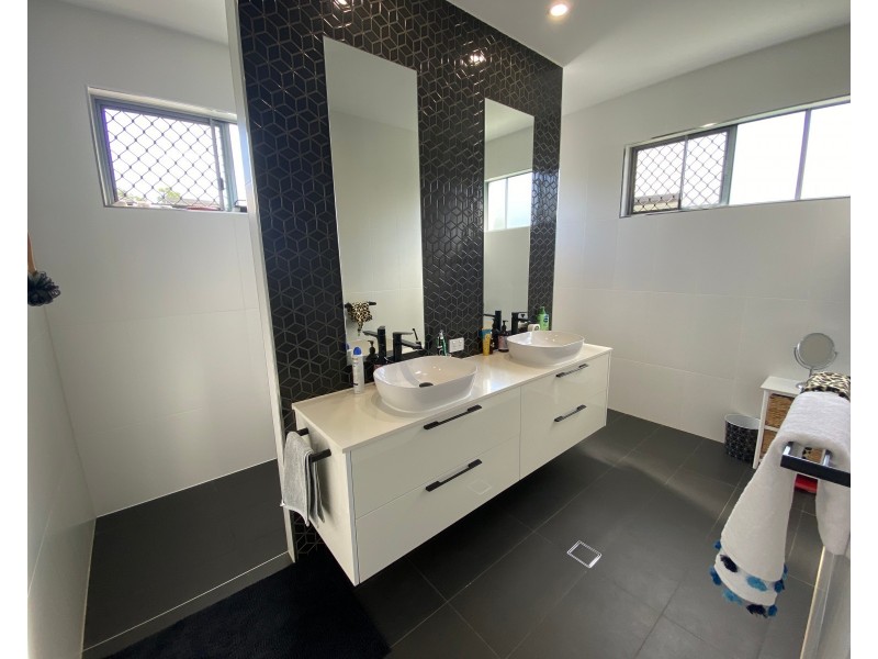 15 Whipbird Drive, Smithfield QLD 4878