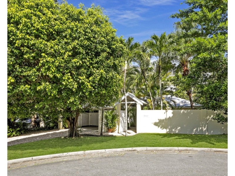 5 Lambus Street, Palm Cove QLD 4879