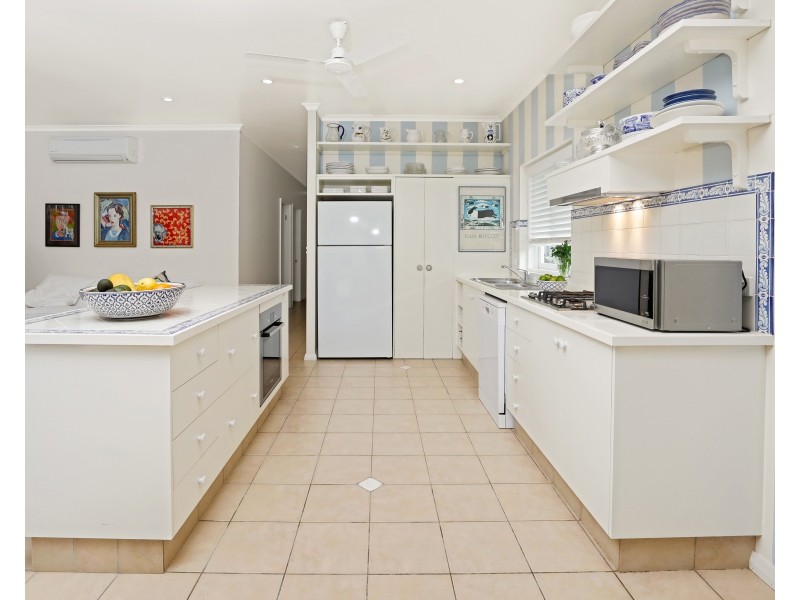 5 Lambus Street, Palm Cove QLD 4879