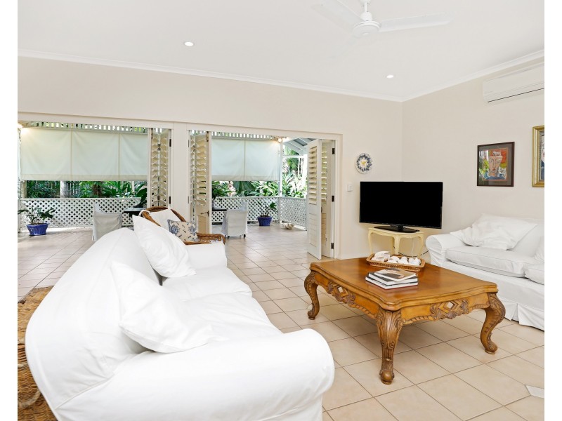5 Lambus Street, Palm Cove QLD 4879