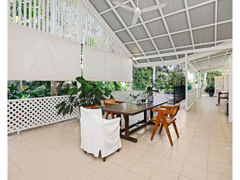 5 Lambus Street, Palm Cove QLD 4879