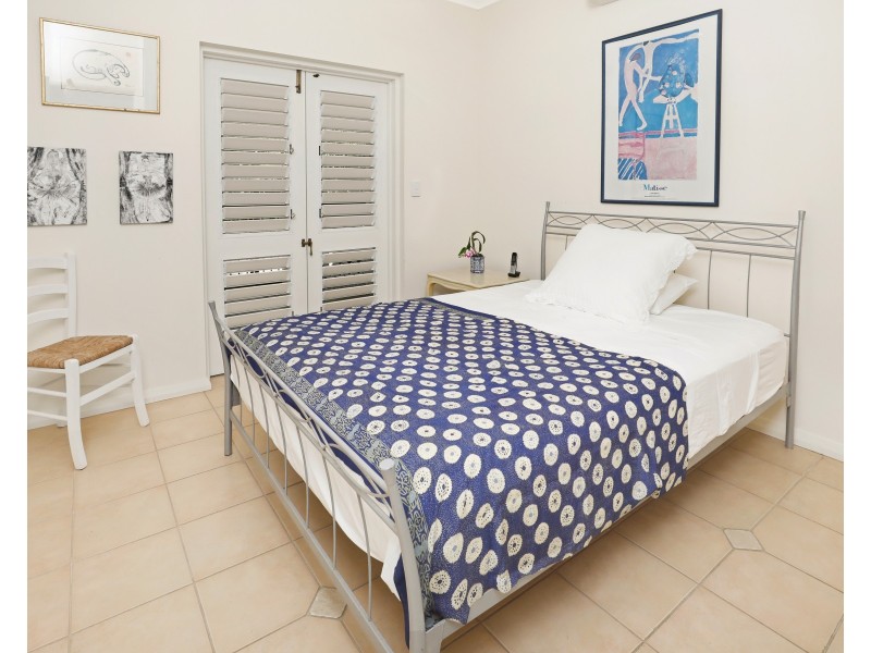 5 Lambus Street, Palm Cove QLD 4879