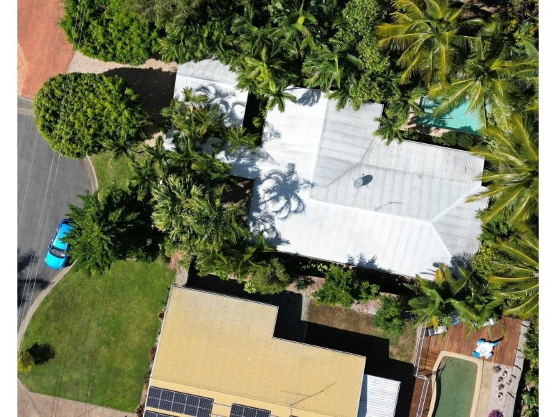 5 Lambus Street, Palm Cove QLD 4879