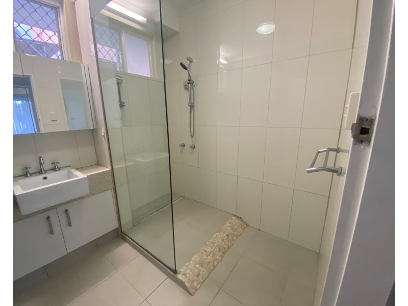 2/189 Sheridan Street, Cairns North QLD 4870