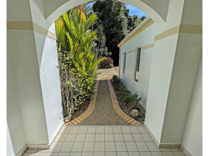 4 Dowsett Close, Yorkeys Knob QLD 4878