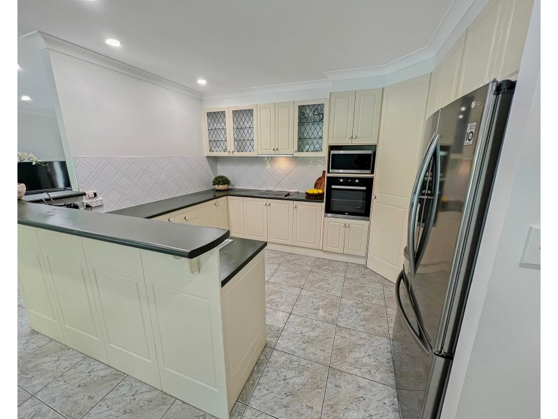 4 Dowsett Close, Yorkeys Knob QLD 4878