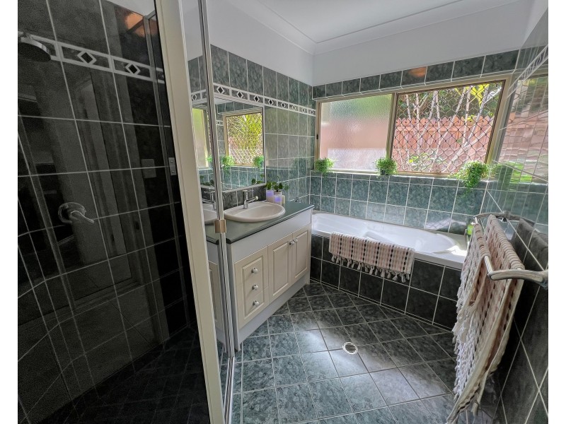 4 Dowsett Close, Yorkeys Knob QLD 4878