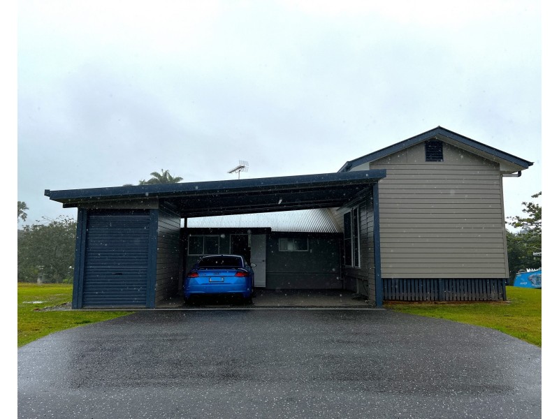 11 Warden Street, Kamerunga QLD 4870