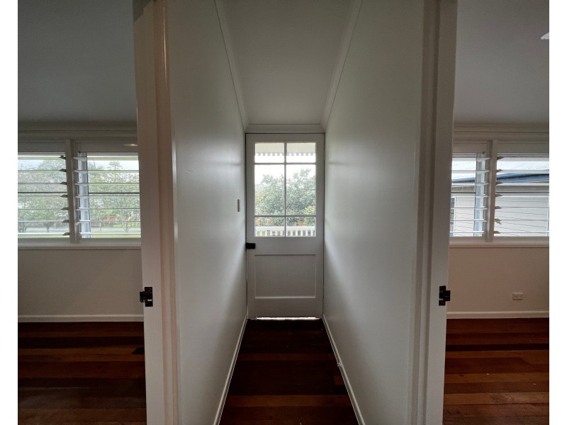 11 Warden Street, Kamerunga QLD 4870