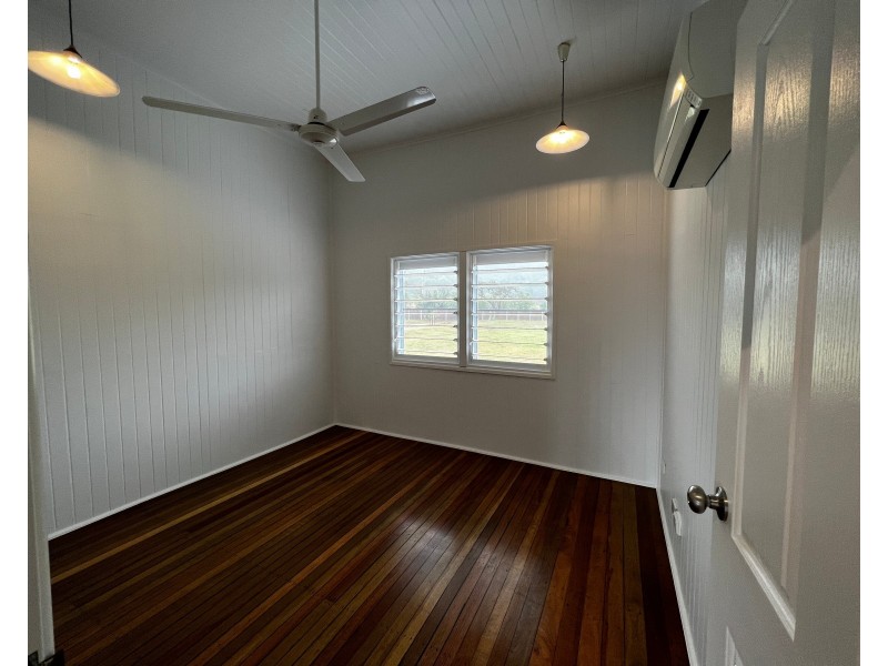 11 Warden Street, Kamerunga QLD 4870