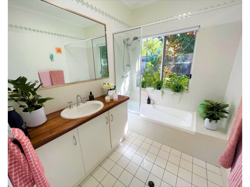 3 Michaelmas Close, Clifton Beach QLD 4879