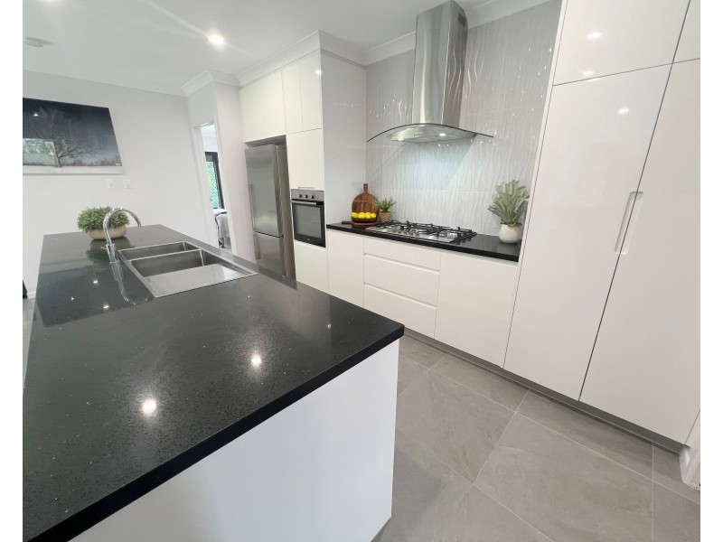 16 Mindil Close, Kewarra Beach QLD 4879