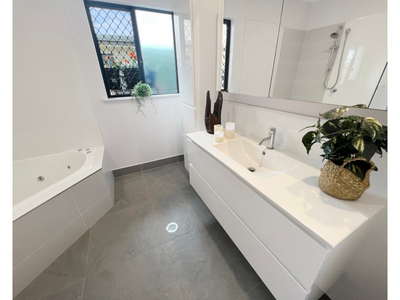 16 Mindil Close, Kewarra Beach QLD 4879