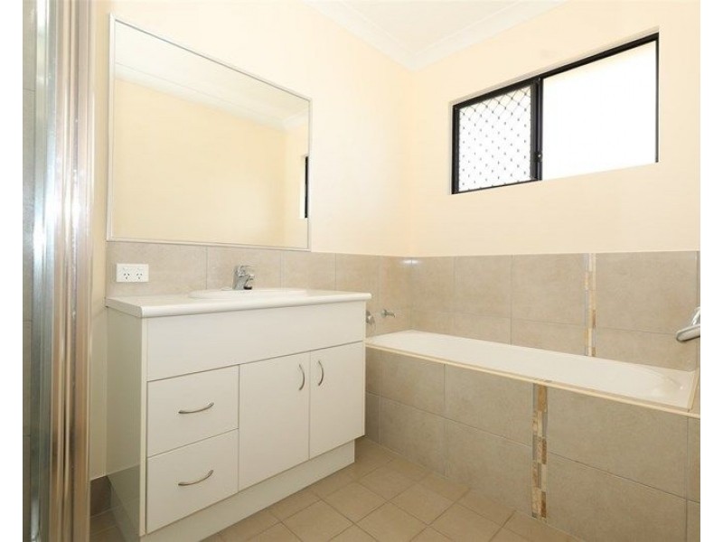 127 Fitzmaurice Drive, Bentley Park QLD 4869