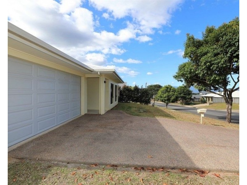 127 Fitzmaurice Drive, Bentley Park QLD 4869