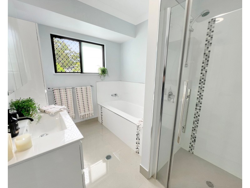 17 Lorne Loop, Kewarra Beach QLD 4879